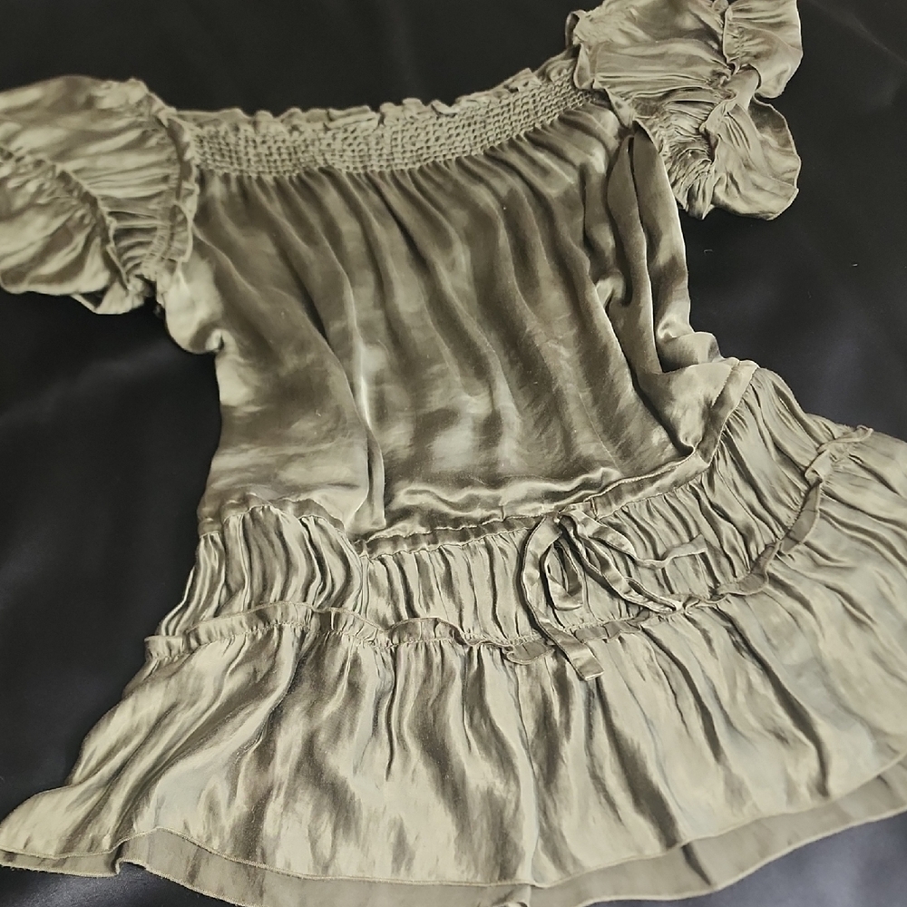 Theory Olive Ruffled Blouse - Picture 2 of 9